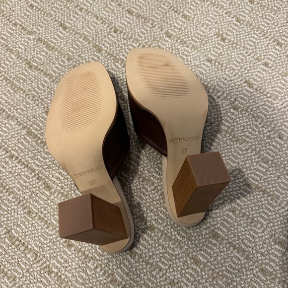 Shekudo Cuzco Hickory Brown Leather Block Heel Sandals | Size 37 - Picture 7 of 7